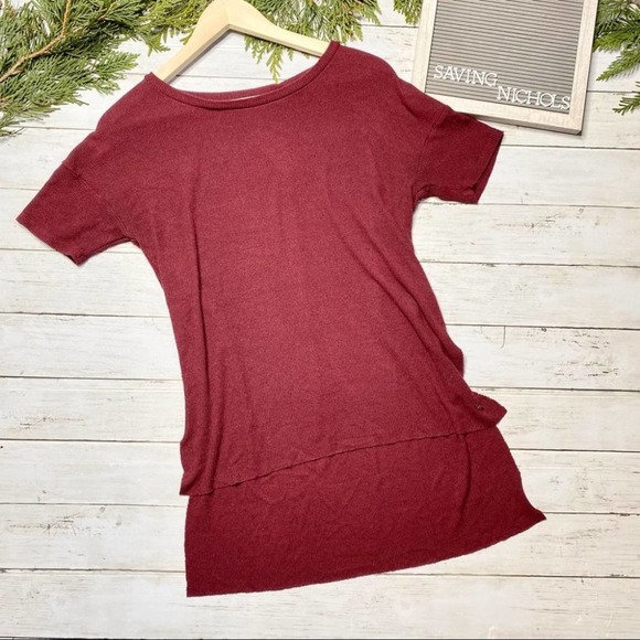 American Eagle Maroon Top Small - Picture 2 of 5